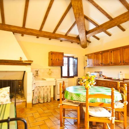 Casa Castellina Pensionat Foligno Værelse billede