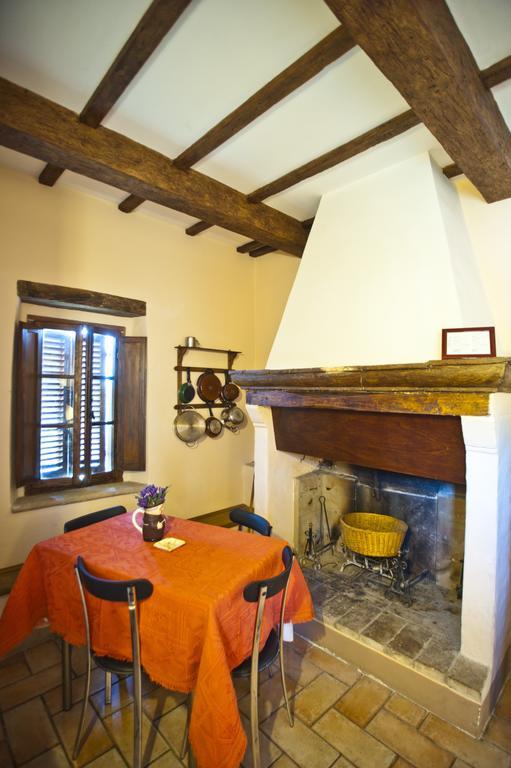 Casa Castellina Pensionat Foligno Værelse billede