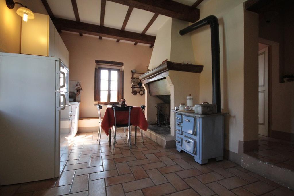 Casa Castellina Pensionat Foligno Værelse billede